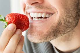 Do-strawberries-worth-whitening-your-tooth